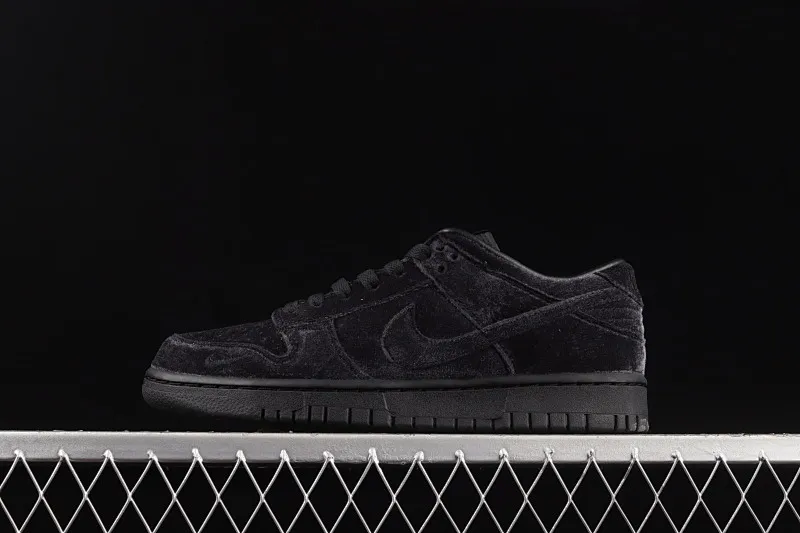 All categories Nk SB Dunk Series Nk SB Dunk Low Low-top skate shoes Pure original version Dover Street Market x Nk Dunk Low "Triple Black" Black Valentine's Day SB Dunk Series low-top skate shoes DH2686-002